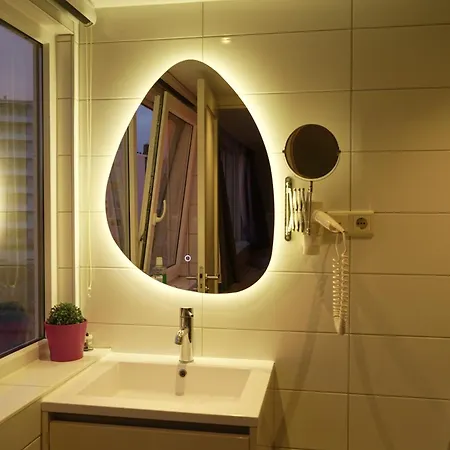 Hammond Apartment *